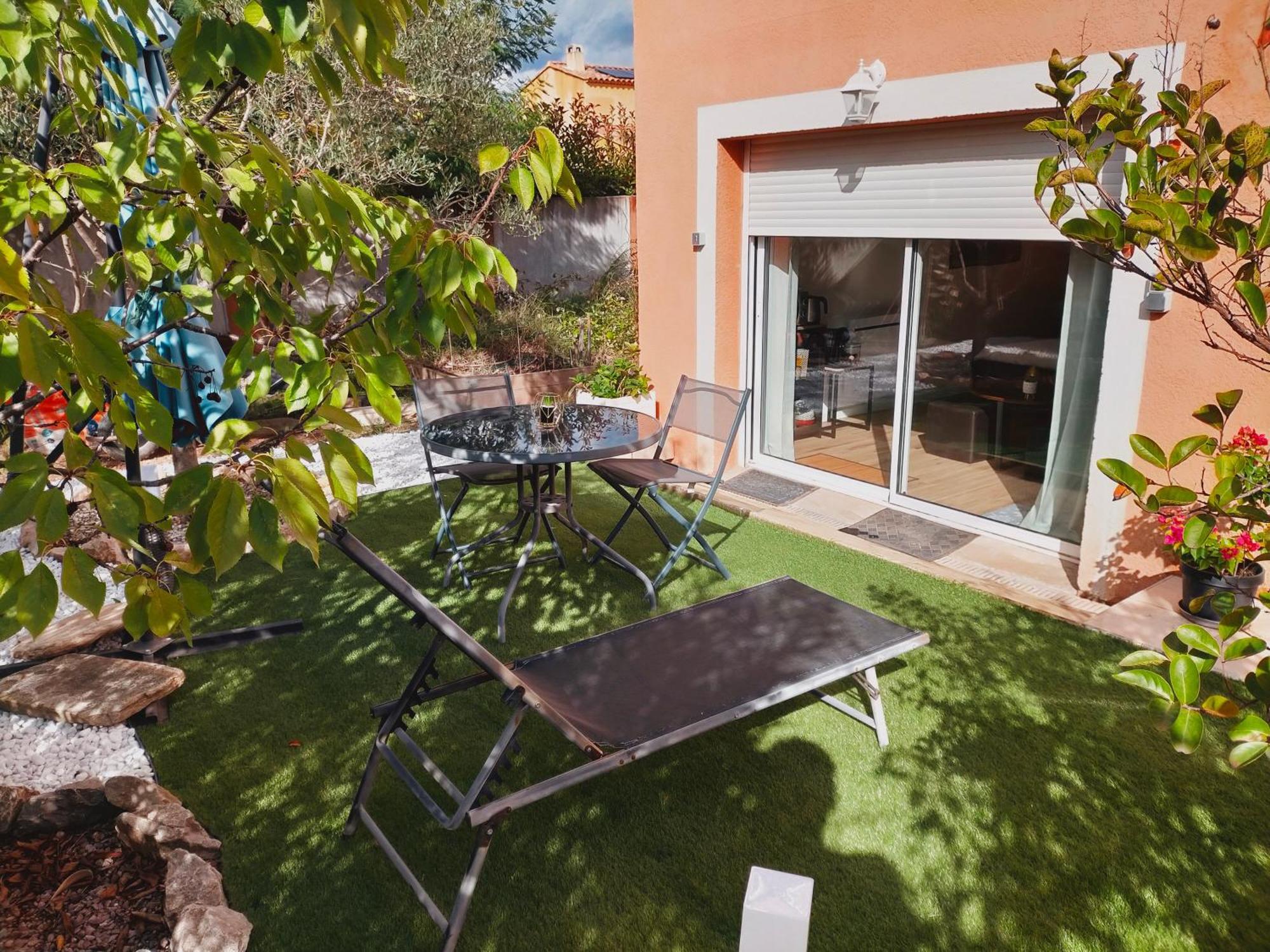 Apartamento Chez Michele Et Jean Louis Pignans Exterior foto